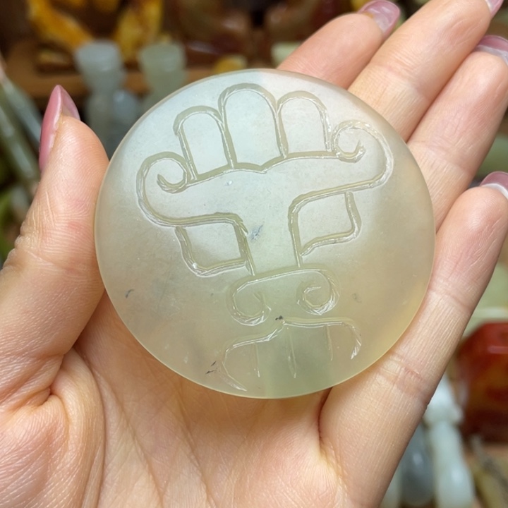 蛇纹石玉未镶嵌颈饰