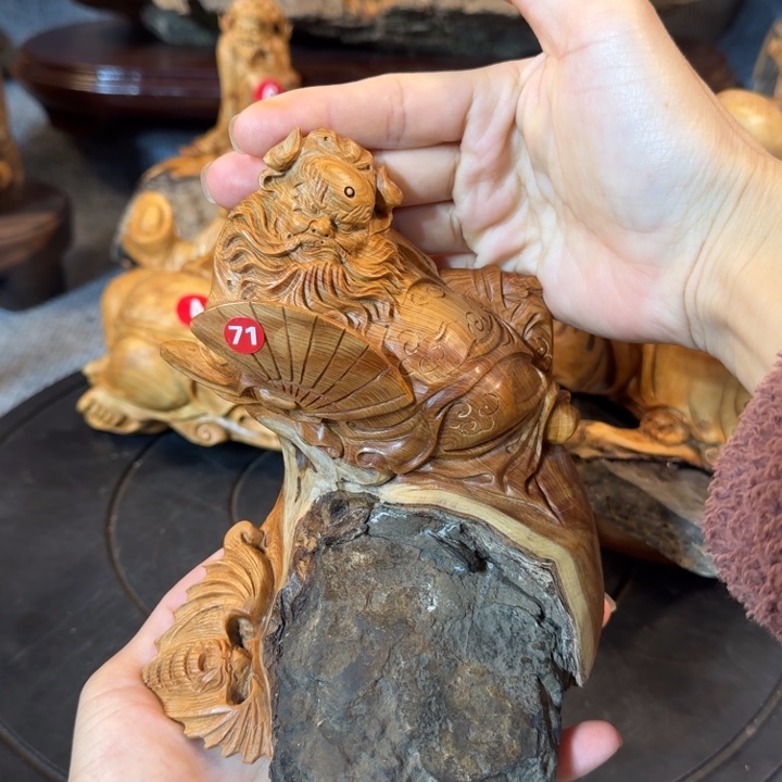 崖柏摆件手把件等