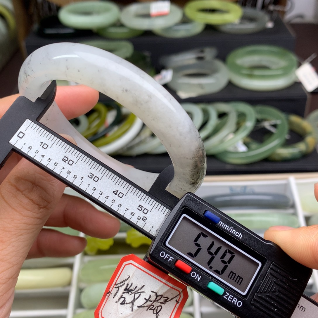 蛇纹石玉未镶嵌手镯566