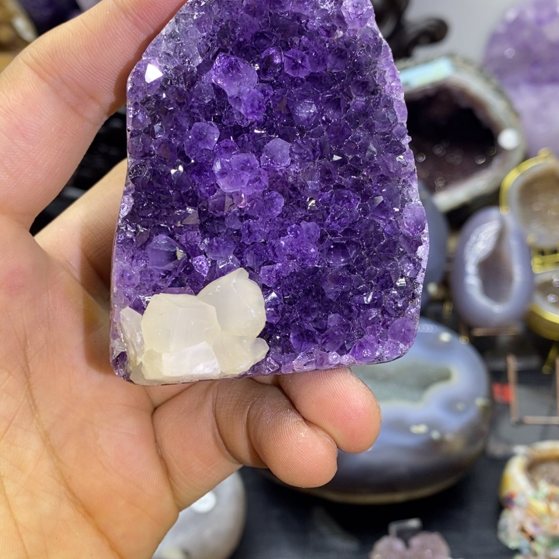 未镶嵌水晶大型摆件（非配饰）