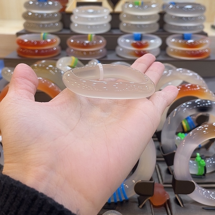 所***～玛瑙/玉髓未镶嵌手镯