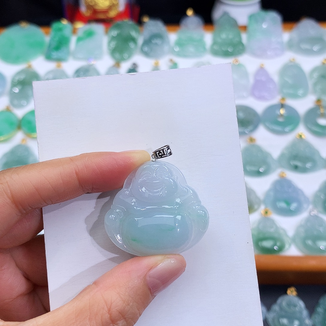 翡翠18K金镶嵌颈饰翡翠吊坠