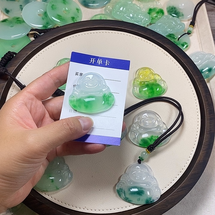 因***言翡翠未镶嵌颈饰佛公