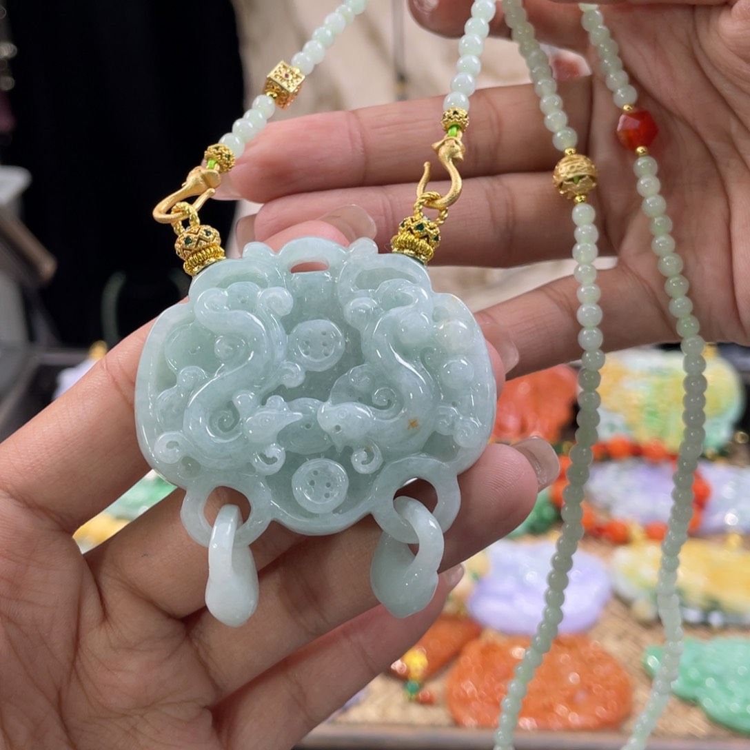 翡翠颈饰未镶嵌代编织