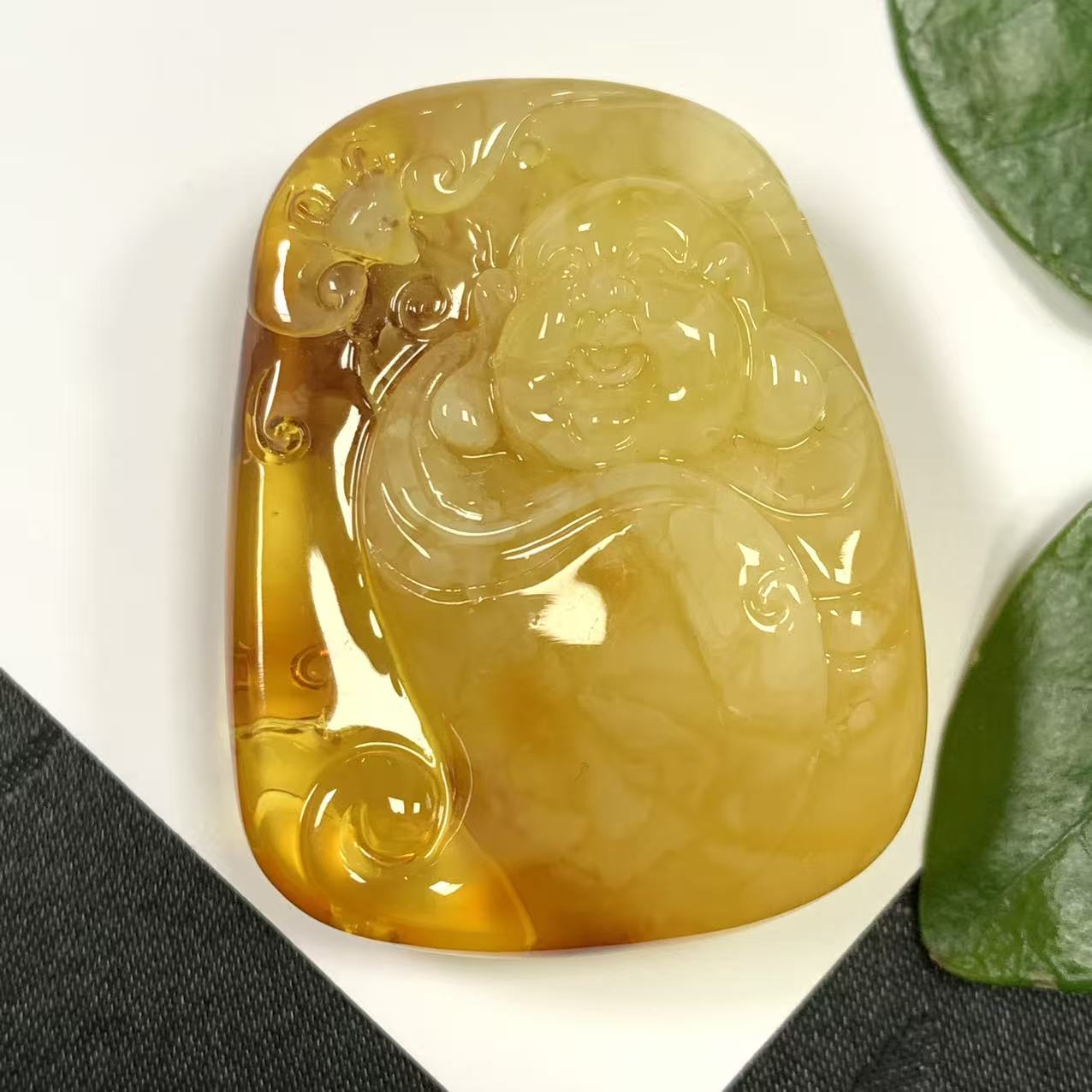 「戴琴珠宝」Q522-蜜蜡雕刻件佛公吊坠（多样性发其一）