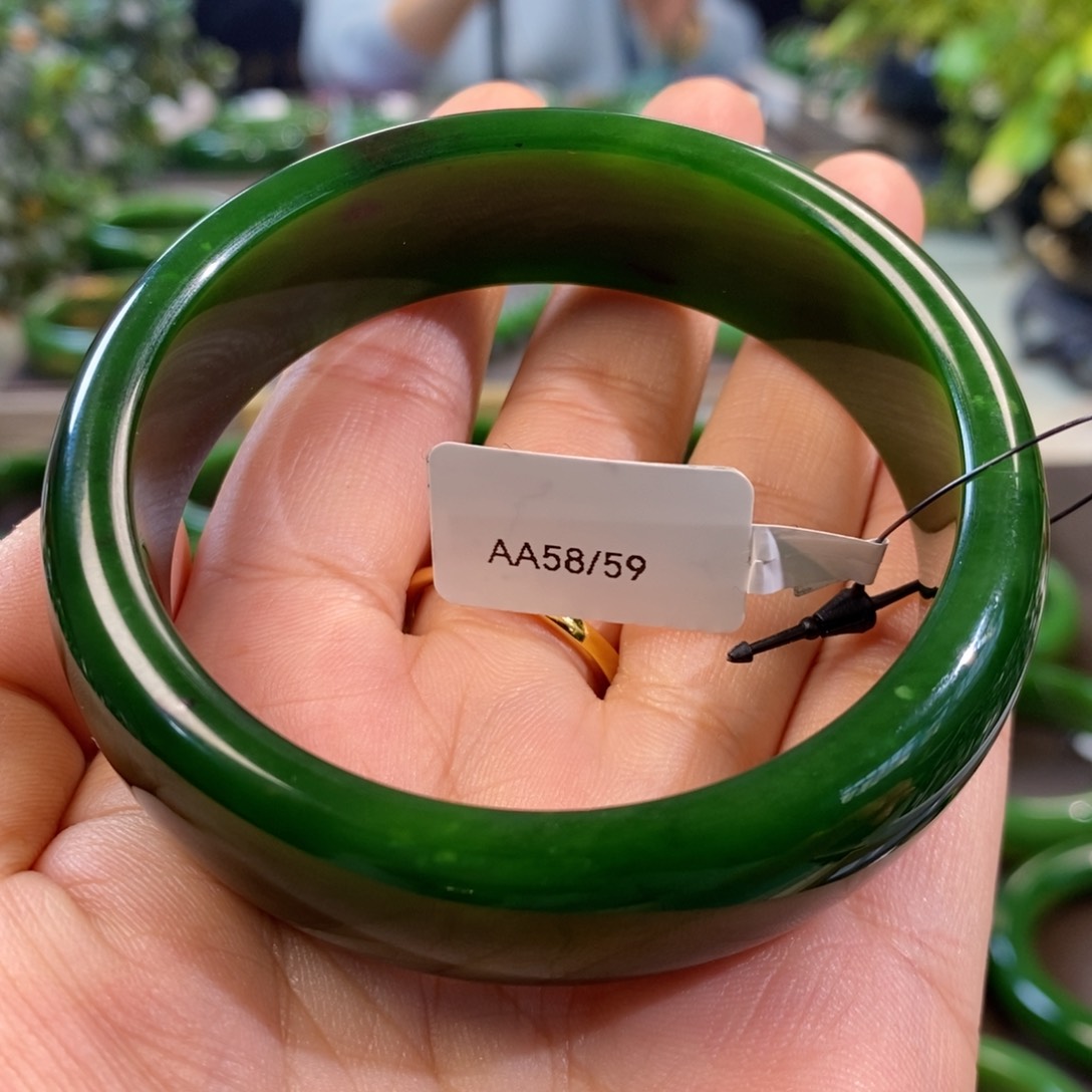 和田玉（碧玉）手镯未镶嵌