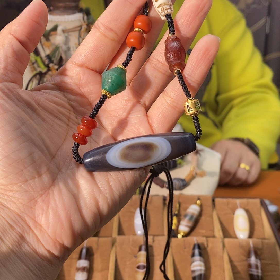 玛瑙/玉髓颈饰合金