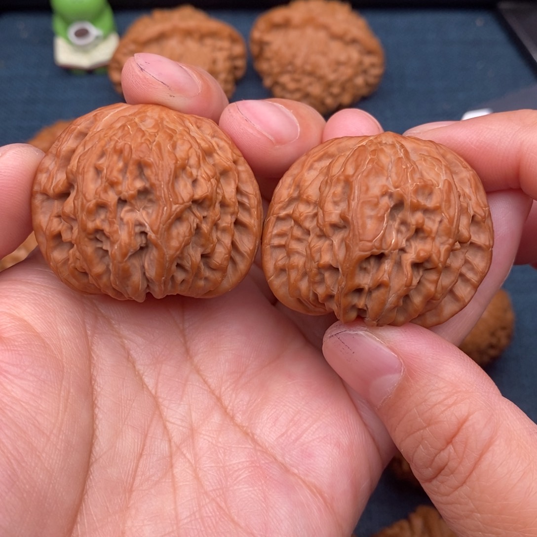 文玩核桃把件41毕业山地红皮正磨全品