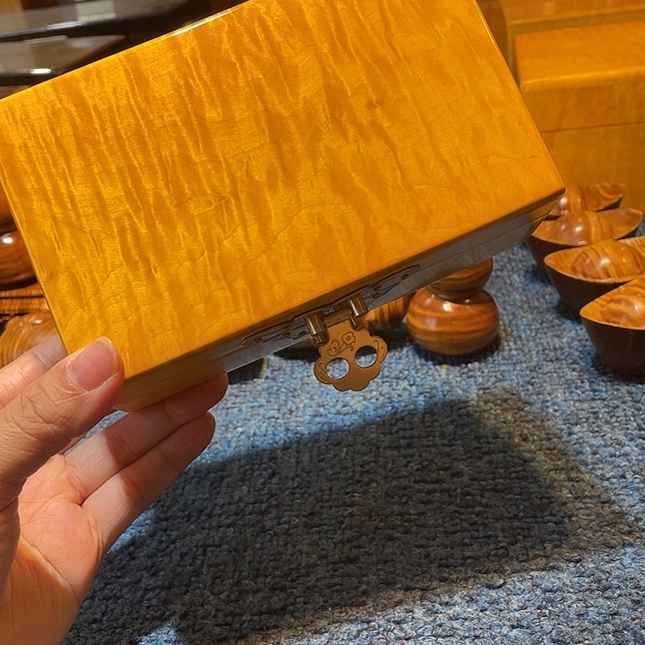 木质类金丝楠木首饰盒