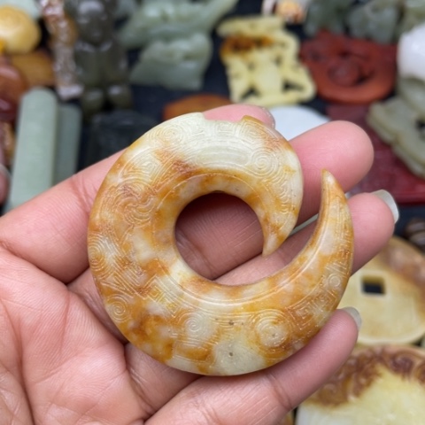 蛇纹石玉颈饰未镶嵌25