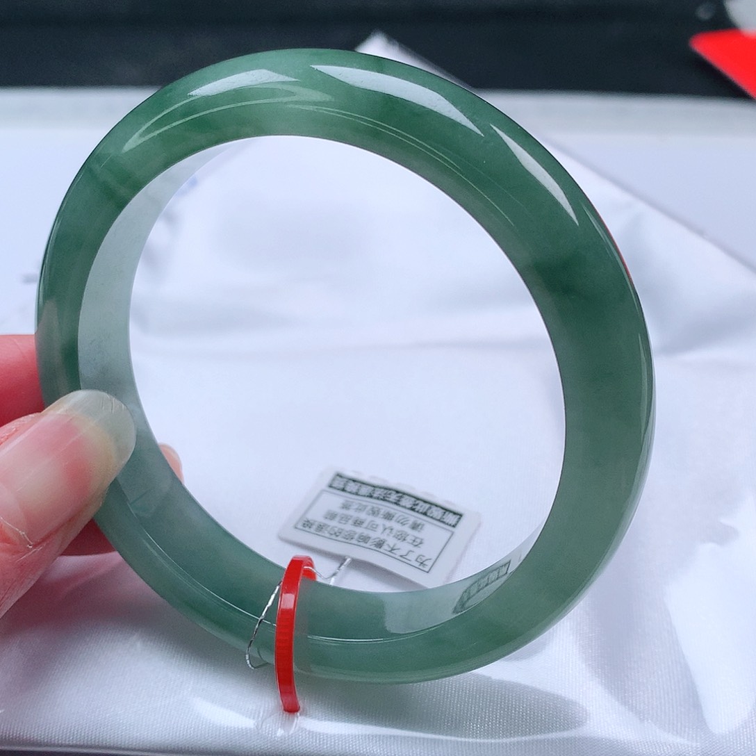 翡翠手镯未镶嵌57圈