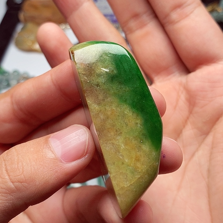 定制翡翠未镶嵌翡翠