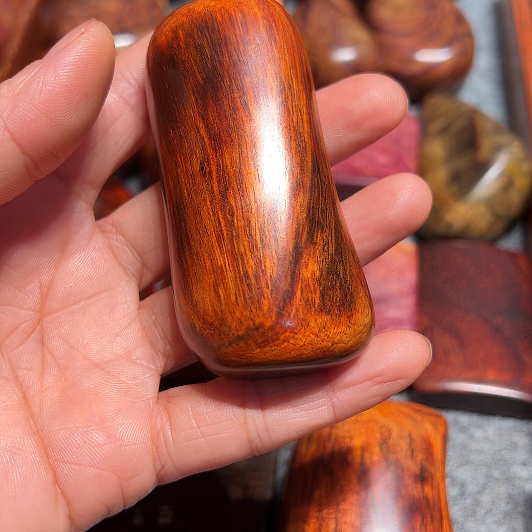 拂***交趾黄檀（大红酸枝）