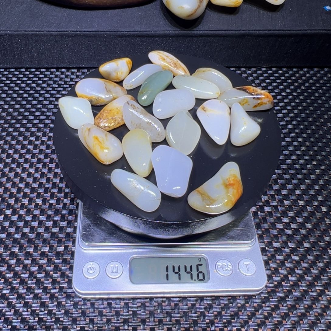 和田玉（子料）未镶嵌吊坠(不含链)144克