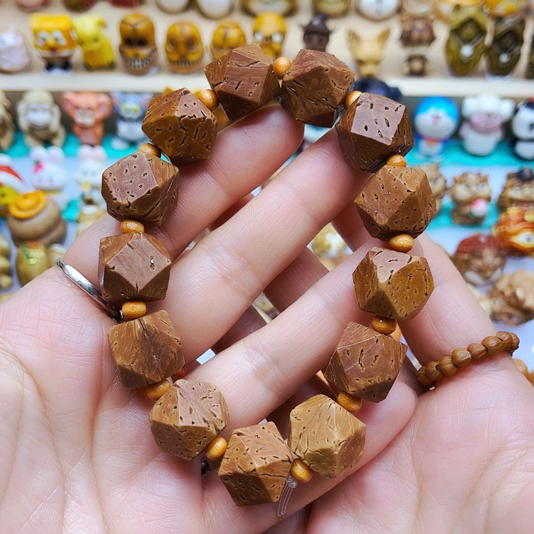 桃核吊坠手工打磨手链