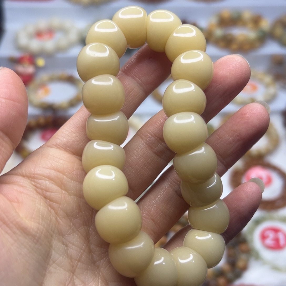 卧***雏手串菩提根/象牙果