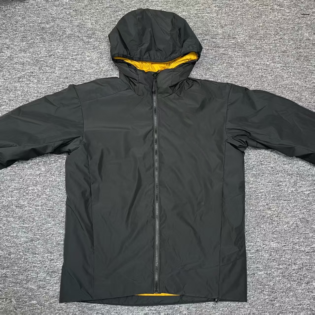 黑金高级感骨头保暖棉服