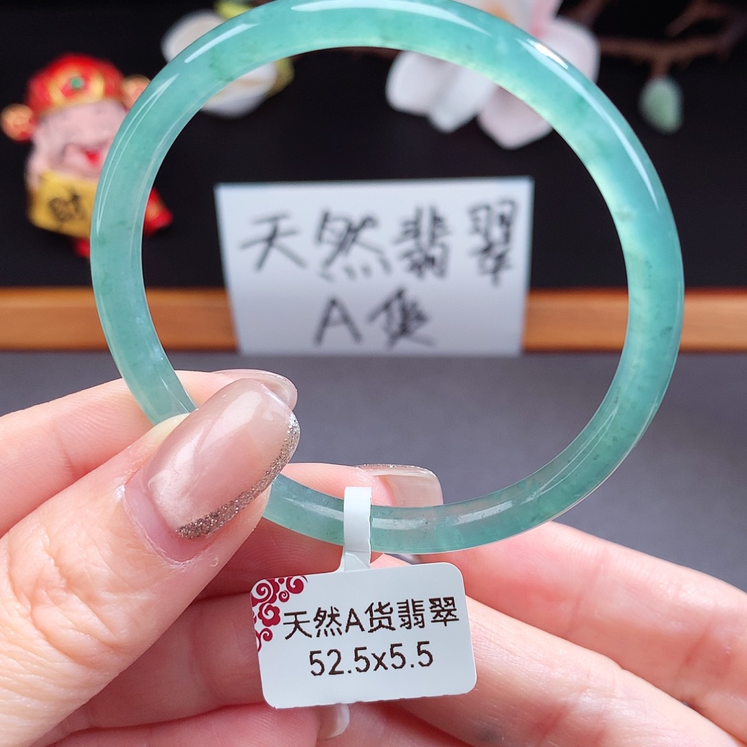 翡翠手镯（圆镯）未镶嵌