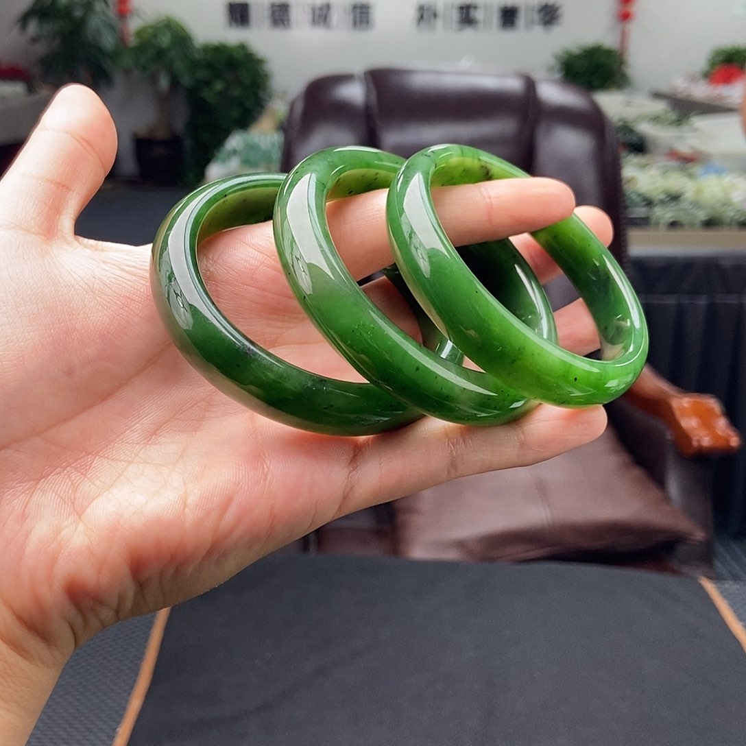 和田玉手镯未镶嵌53-56颜色多样性发拍一发一