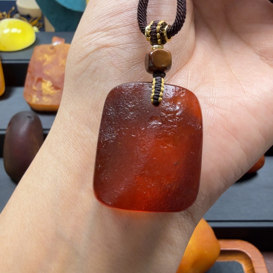 琥珀吊坠(赠链)未镶嵌