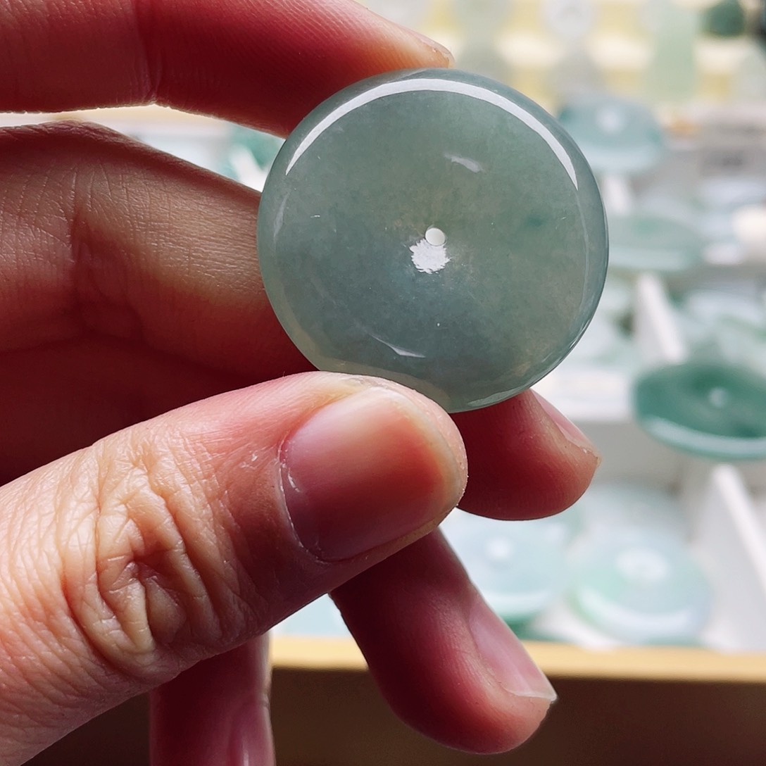 翡翠颈饰未镶嵌天然翡翠