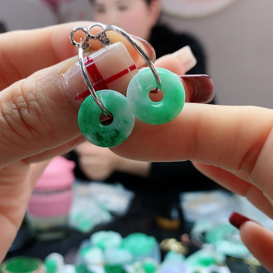 【闪购商品】翡翠耳饰未镶嵌，