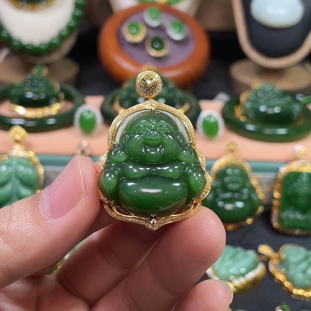 和田玉（碧玉）18K金镶嵌颈饰29mm