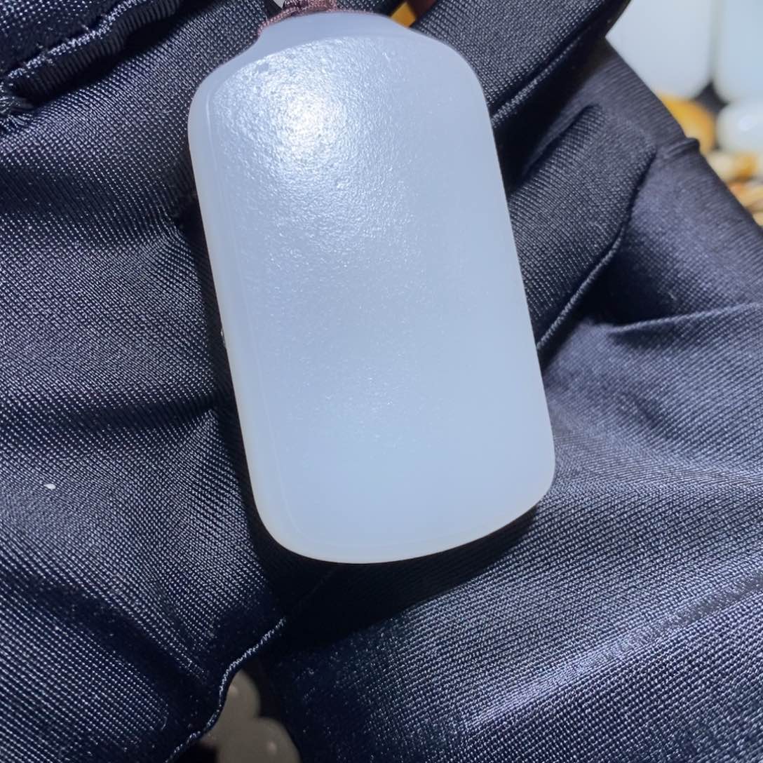 和田玉未镶嵌吊坠(不含链)餐****e