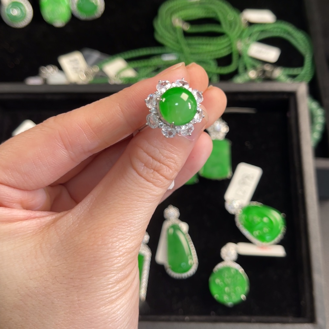 翡翠银S925镶嵌戒指蛋面戒指