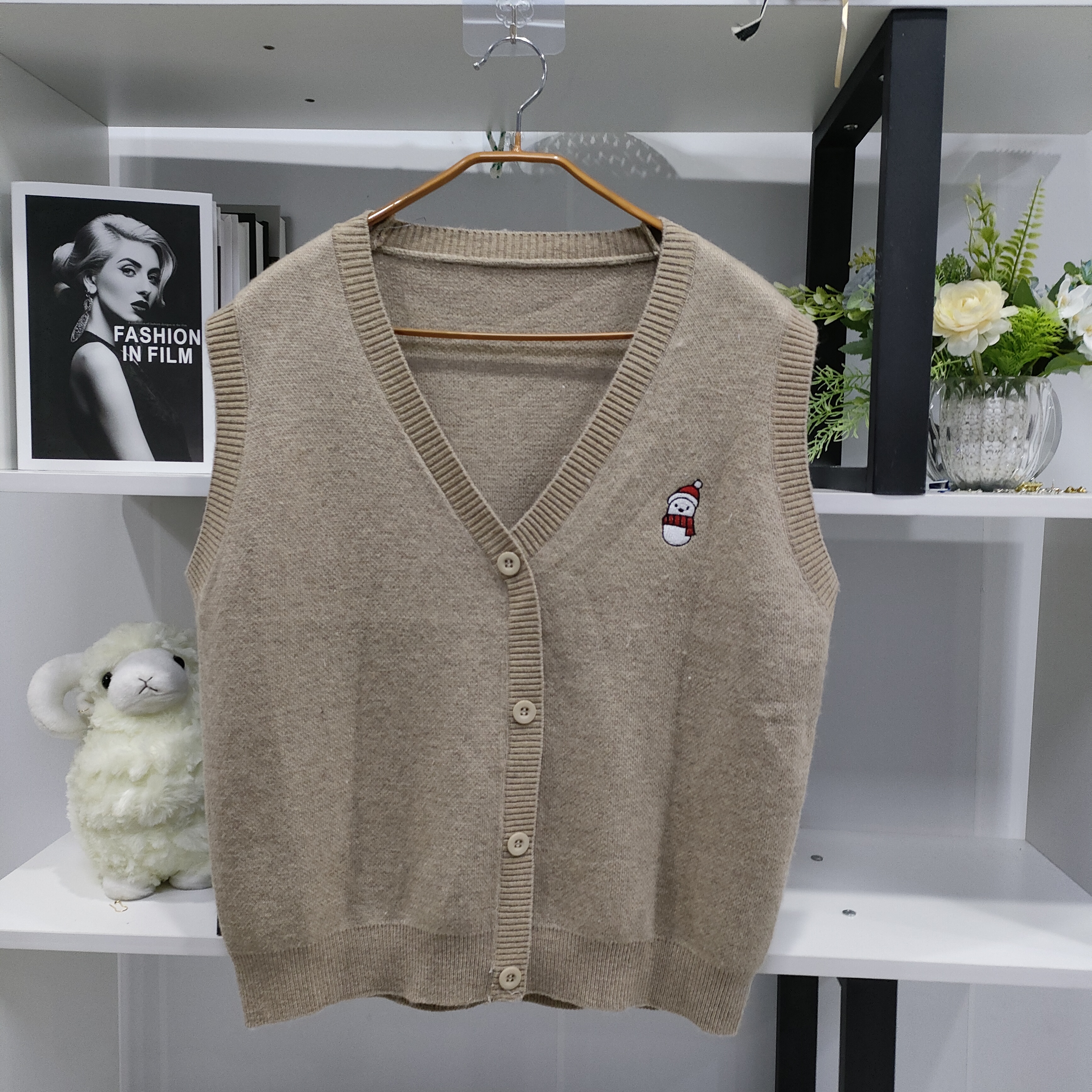 HY04015-1【春季新款】时尚百搭V领卡其色小雪人马甲