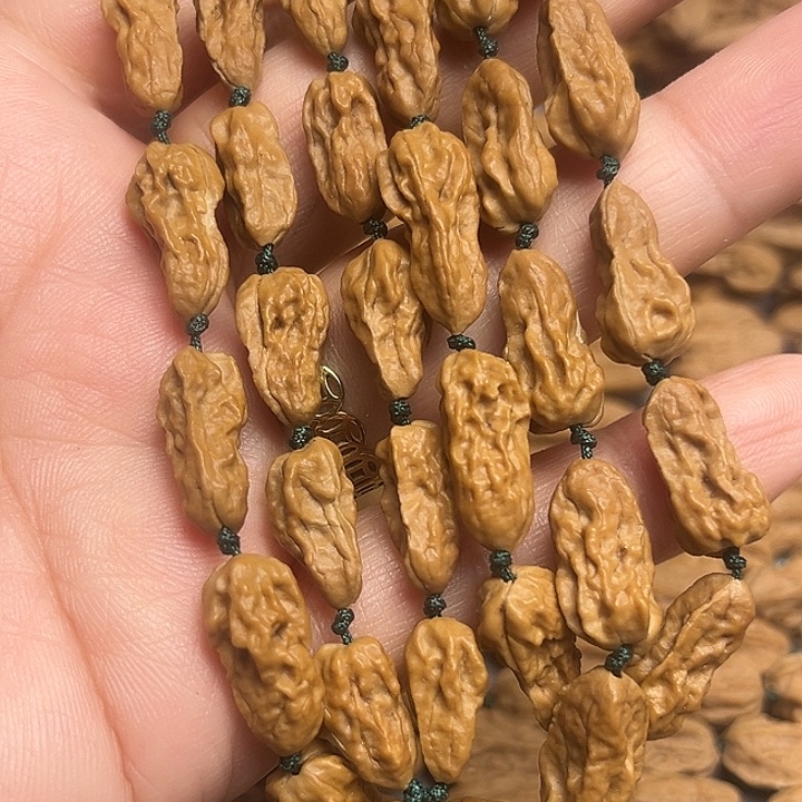 志***业吊坠桃核蛤蟆小异