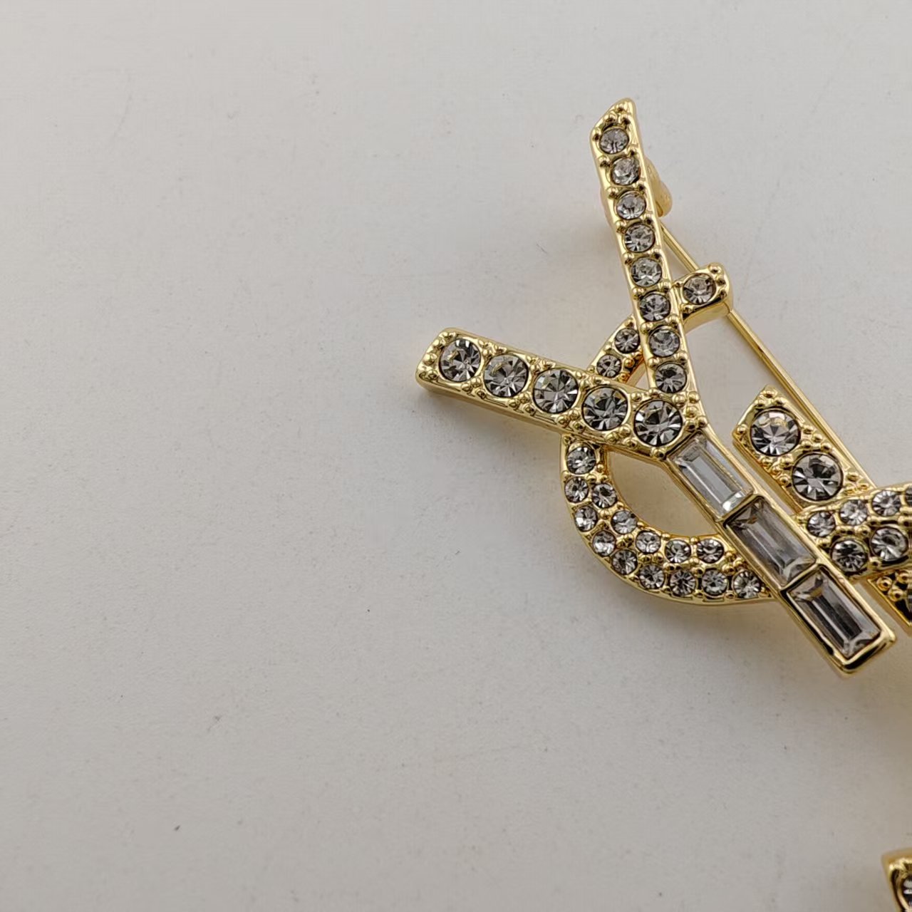 铜合金亚克力胸针 VTGZIVI饰品/A429/复古时尚百搭/新款胸针系列