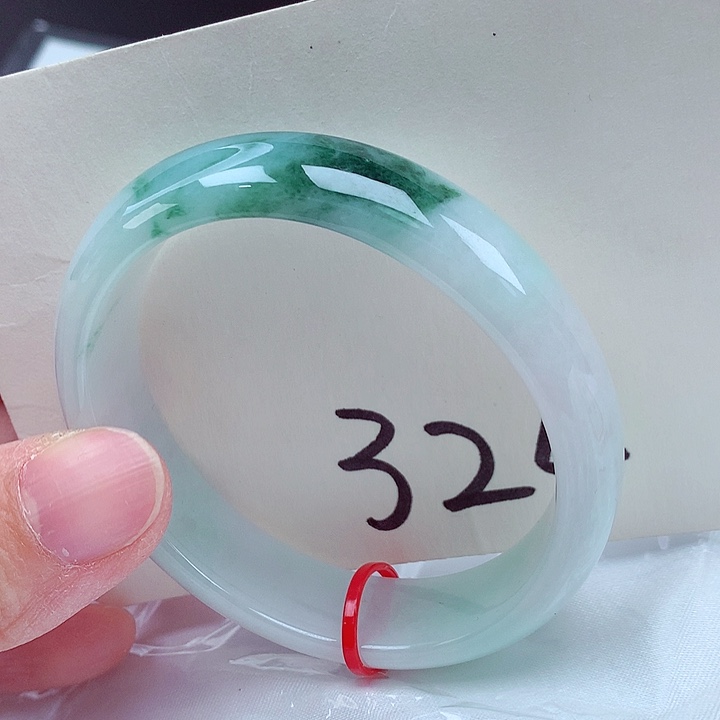 翡翠未镶嵌手镯（贵妃镯）翡翠