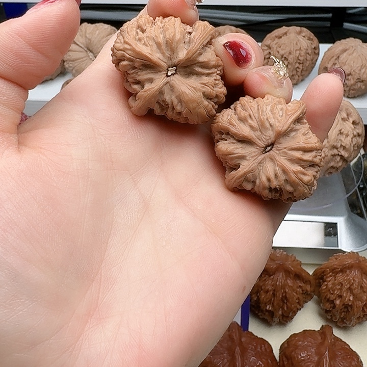 文玩核桃吊坠34全品红宝石麻团