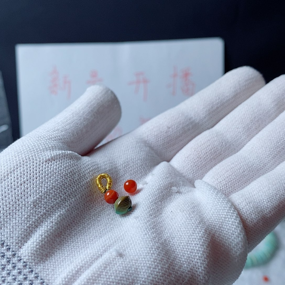 南红玛瑙颈饰未镶嵌