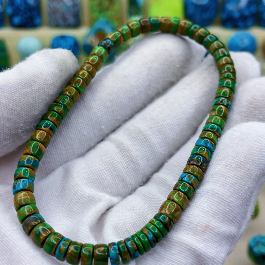 未镶嵌绿松石颈饰