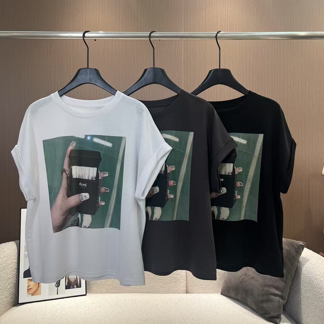 【经典爆珠】新款韩系时尚印花宽松百搭后背蕾丝无袖T恤上衣9578