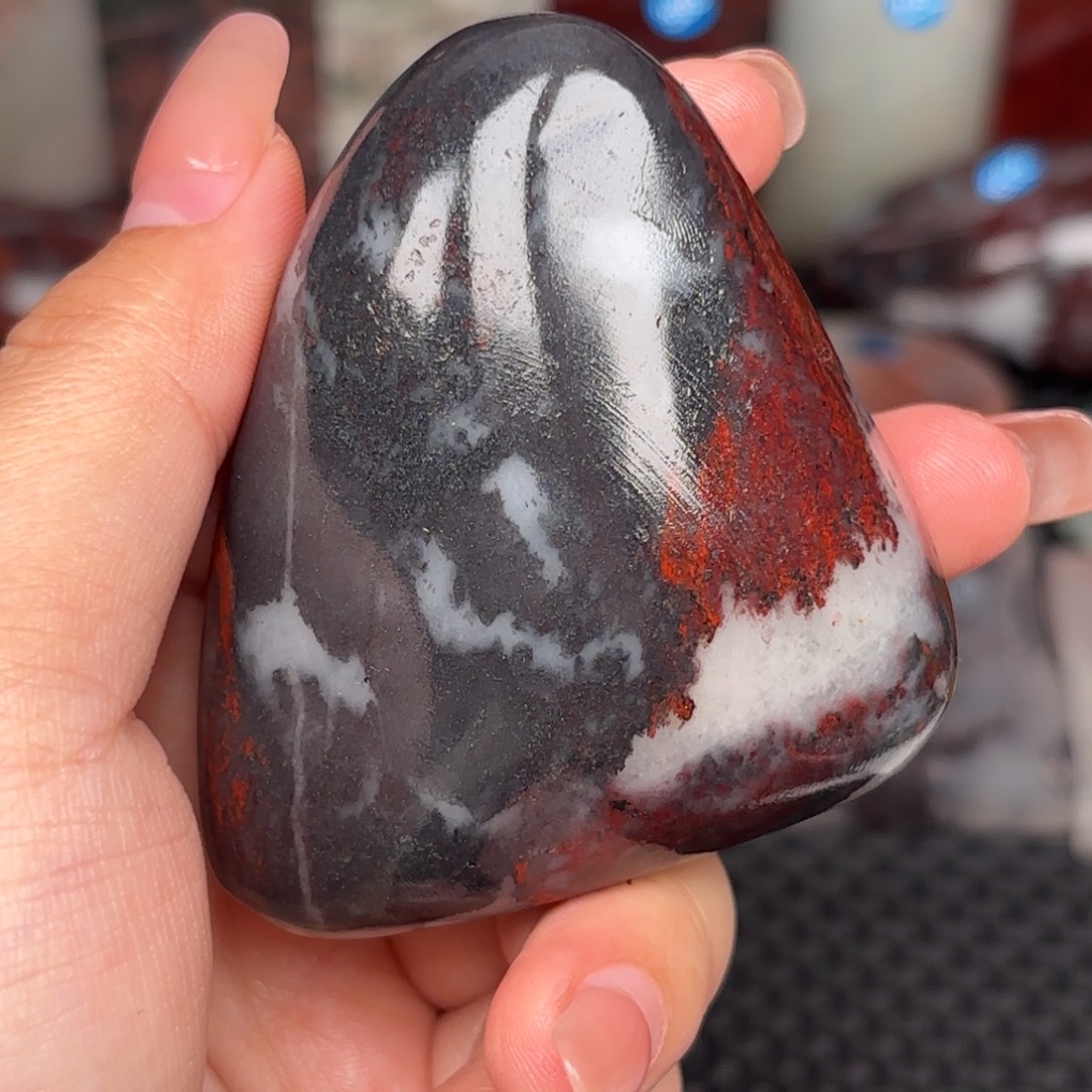 石材桂林鸡血意境印章摆件：编号手把件