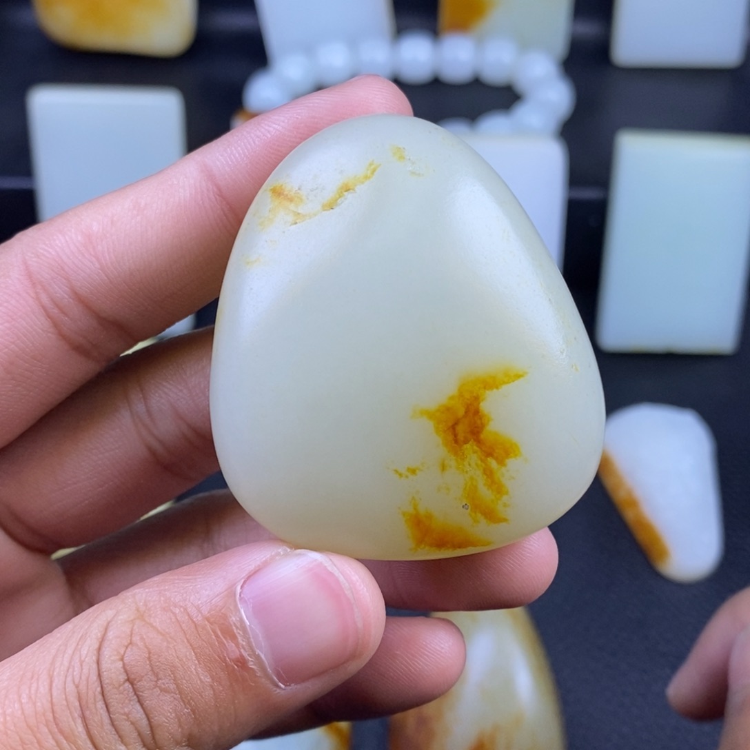 未镶嵌吊坠定制和田玉即*哥