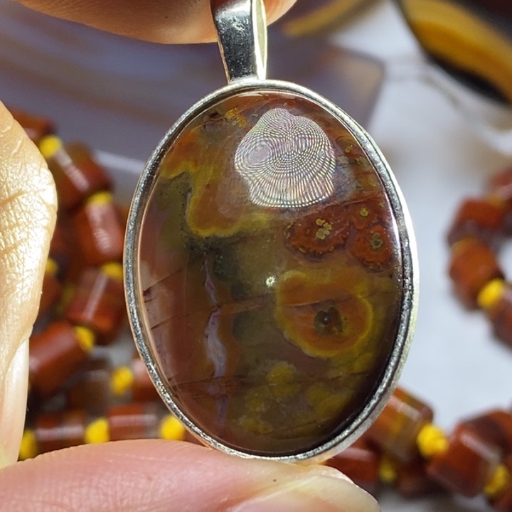 玛瑙/玉髓颈饰未镶嵌