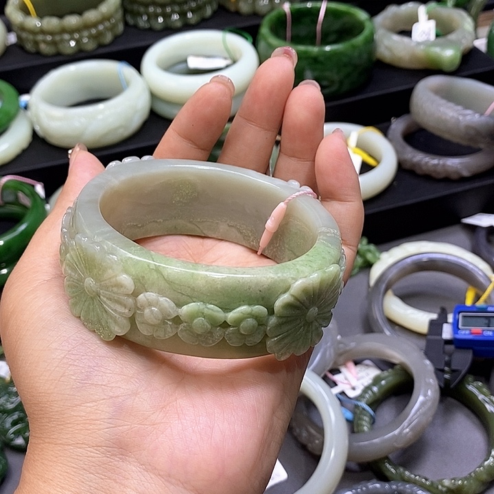 和田玉手镯63圈口11未镶嵌