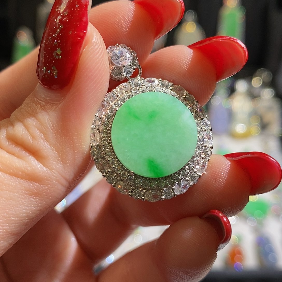 翡翠颈饰银S925镶嵌天然翡翠