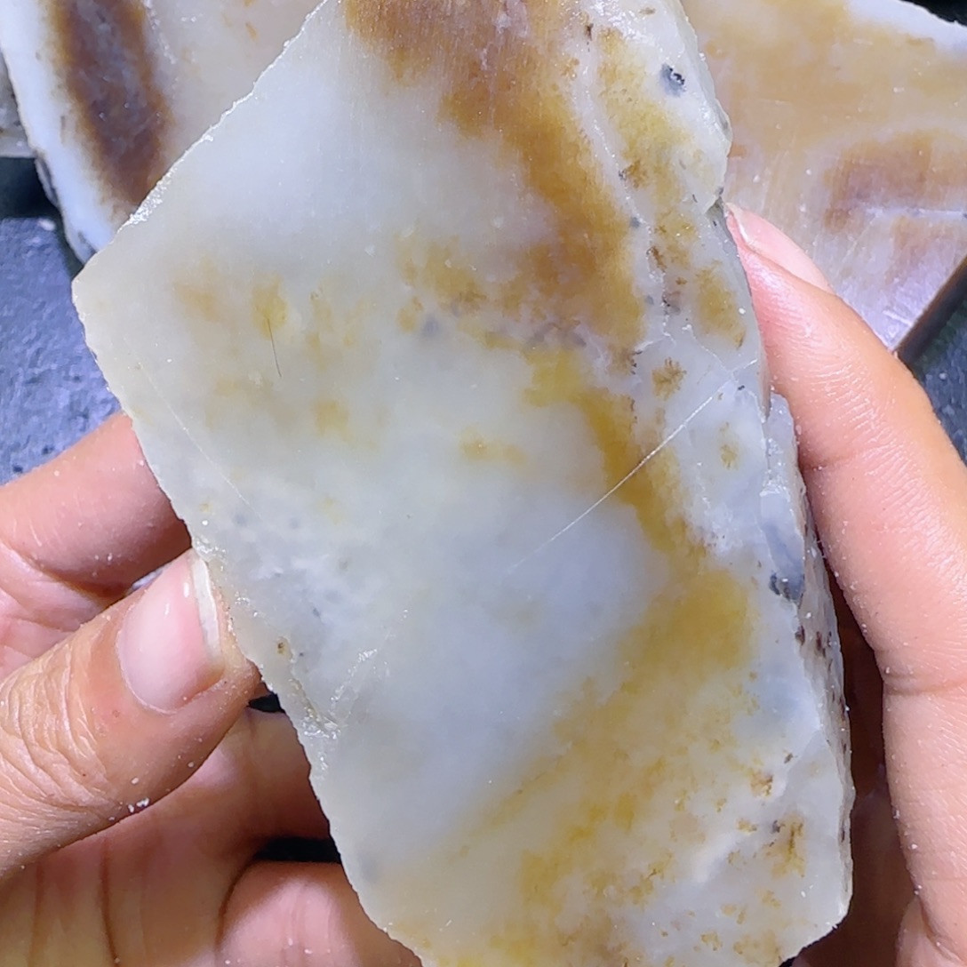 和田玉未镶嵌珠宝半成品