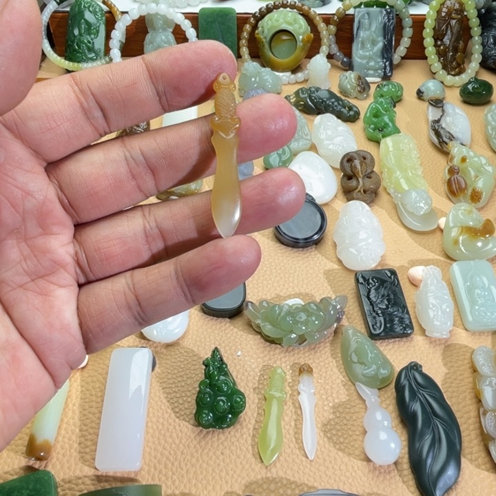 和田玉（糖玉）颈饰未镶嵌定制款