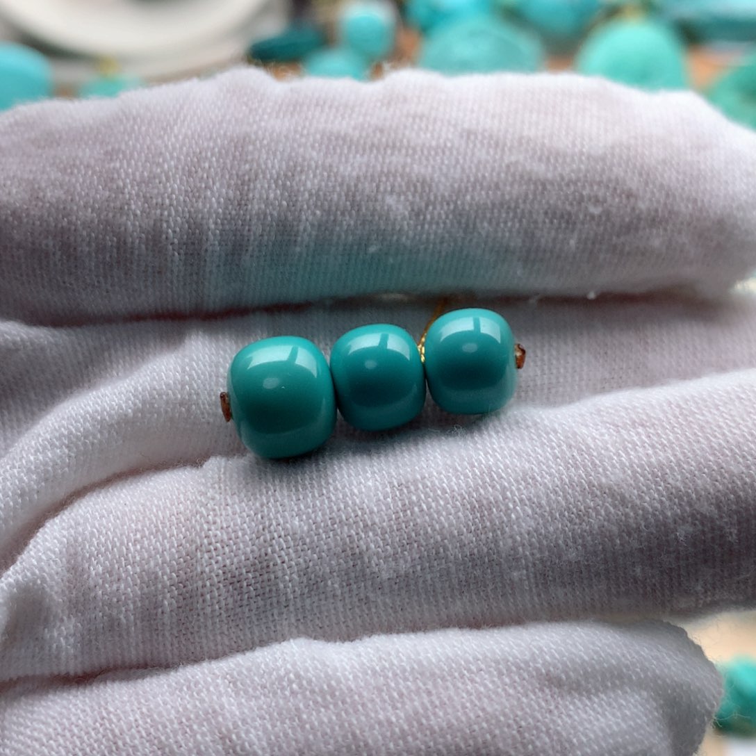 绿松石颈饰未镶嵌