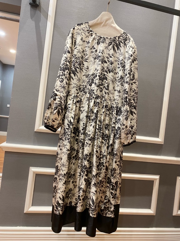 欧都梦·重磅斜纹桑蚕丝柜款优雅简约印花长袖连衣裙 251218