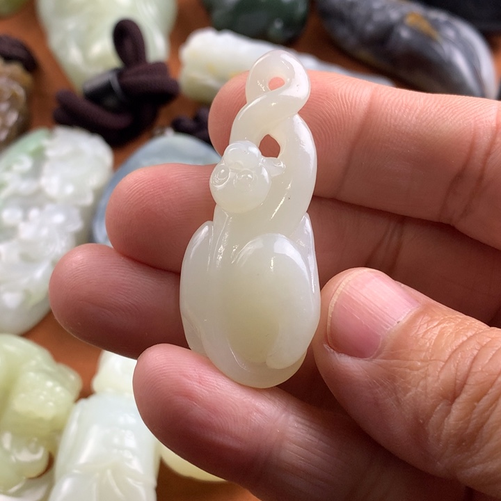 未镶嵌和田玉挂件