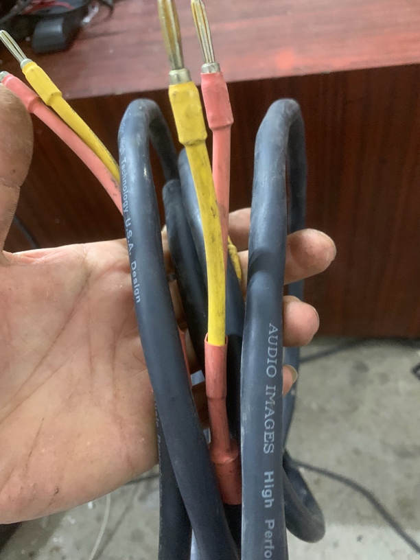 9新  二手音箱线一对，不包邮