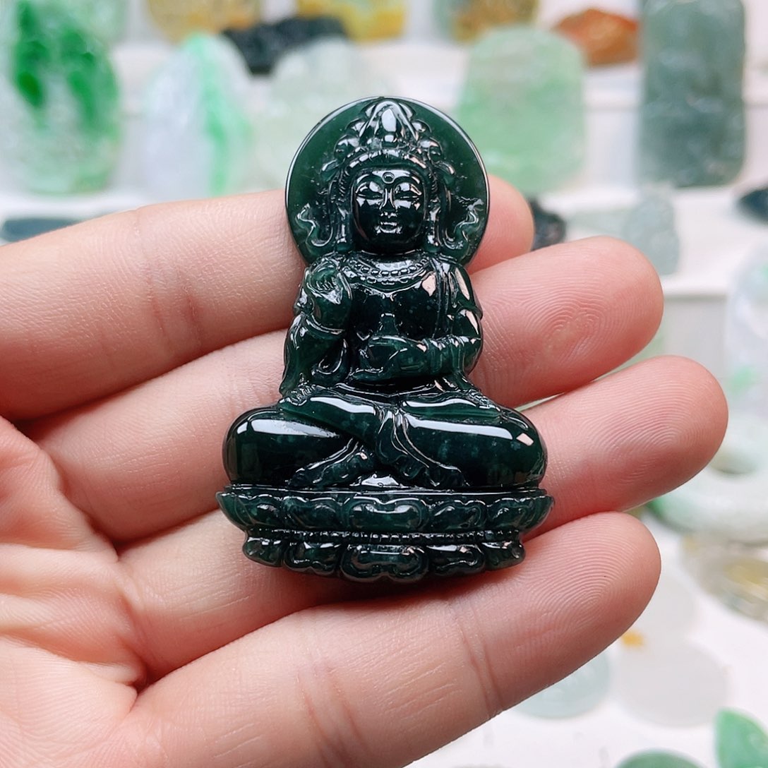 翡翠颈饰未镶嵌观音