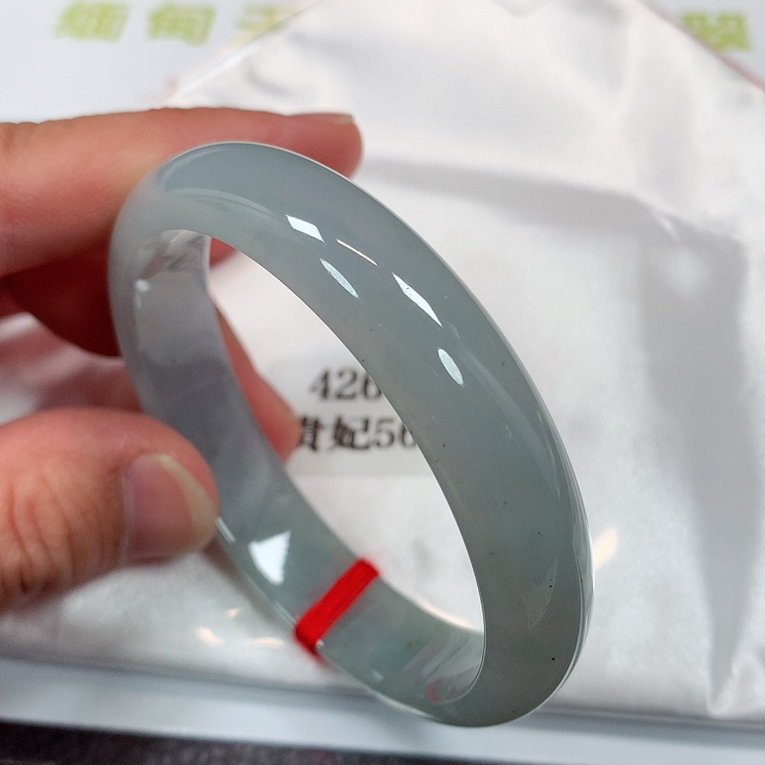 【闪购商品】未镶嵌手镯（贵妃镯）翡翠426号